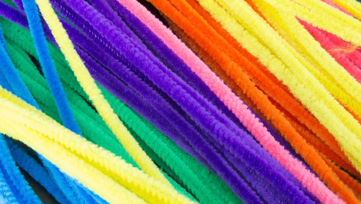 Te ense&ntilde;amos a hacer un adorno navide&ntilde;o con limpia pipas.&nbsp;