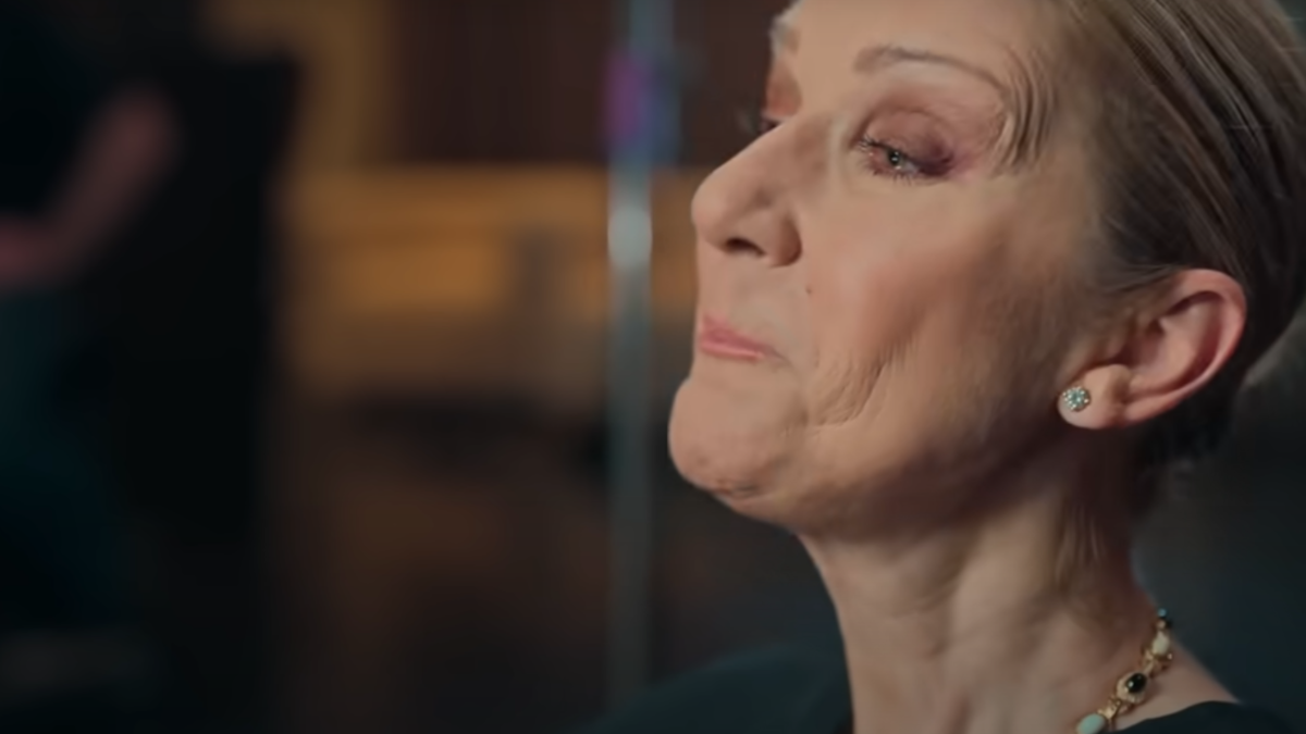 Celine Dion cuenta en su documental como su enfermedad neurodegenerativa la afectó para poder seguir cantando. Celine Dion cuenta en su documental como su enfermedad neurodegenerativa la afectó para poder seguir cantando.