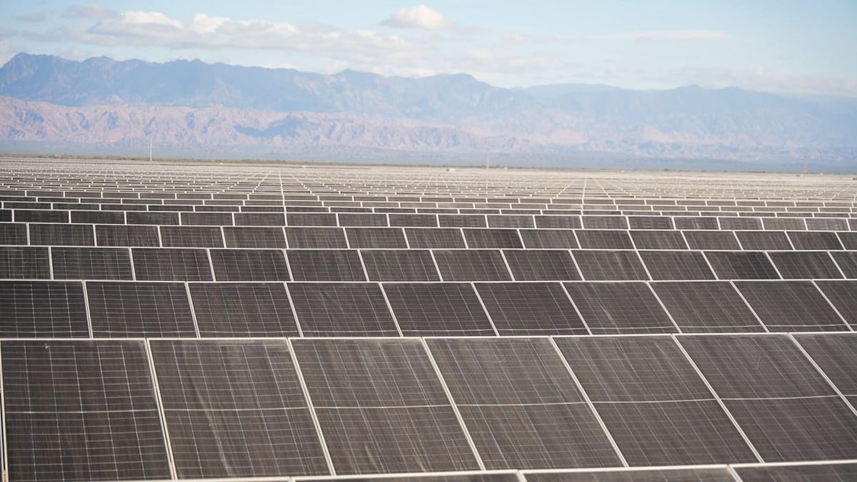 El parque solar El Quemado, de YPF en Mendoza, es el más grande del país. El parque solar El Quemado, de YPF en Mendoza, es el más grande del país.