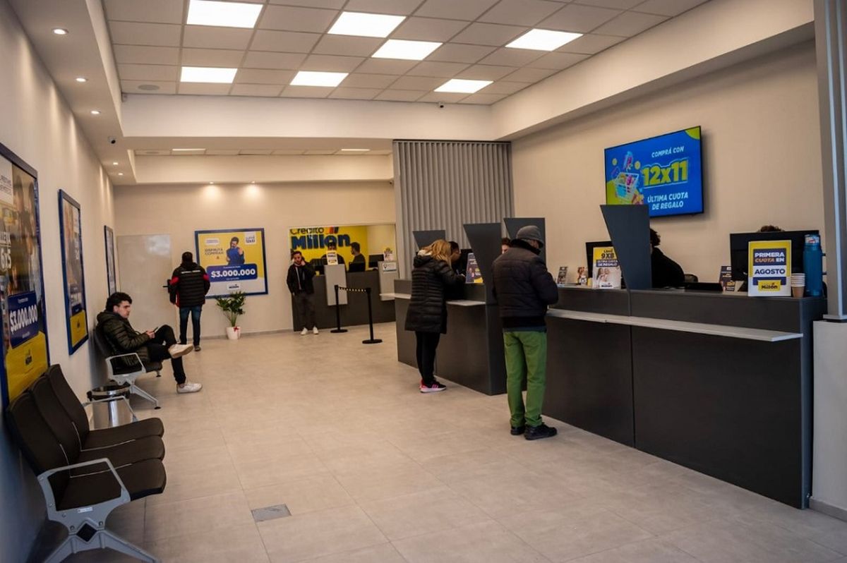 Cuenta con préstamos personales en efectivo y préstamos de consumo en comercios adheridos. Cuenta con préstamos personales en efectivo y préstamos de consumo en comercios adheridos.