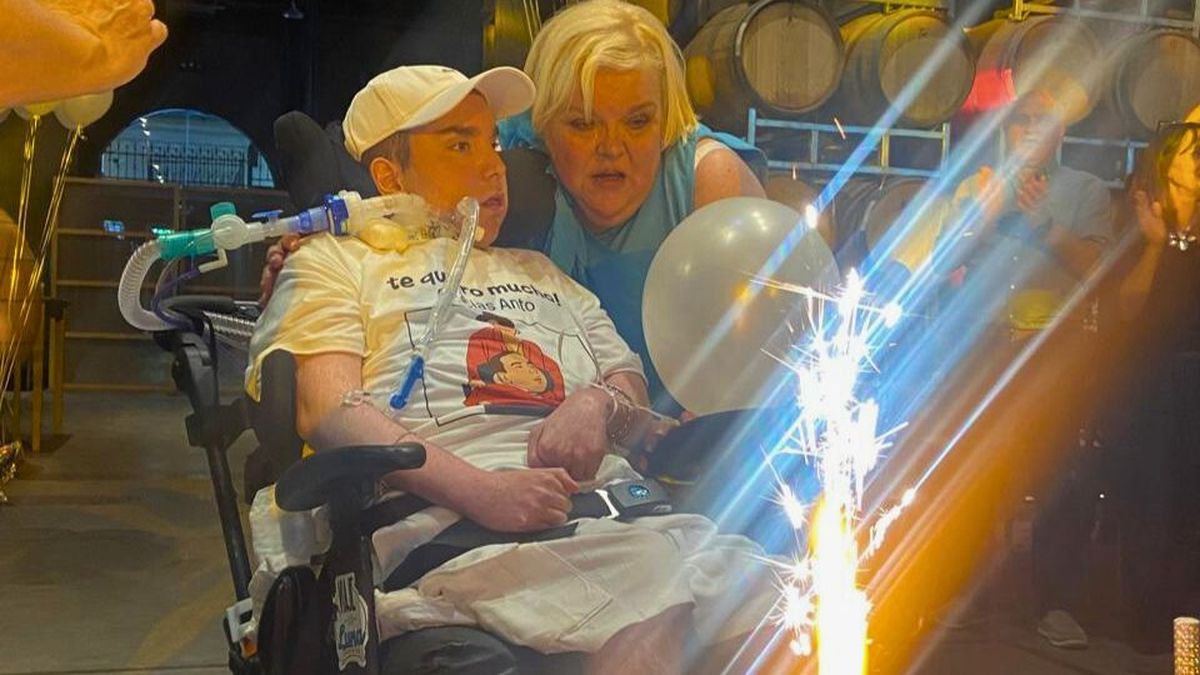 En la fiesta de 18 hubo incluso cambio de vestuario. En la fiesta de 18 hubo incluso cambio de vestuario.