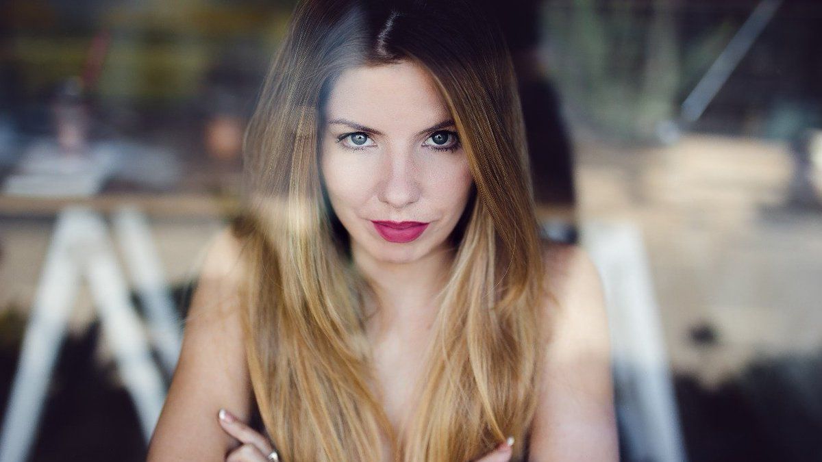 Florencia Freijo en la continuidad del Ciclo de escritores Grupo Planeta-Grupo América.