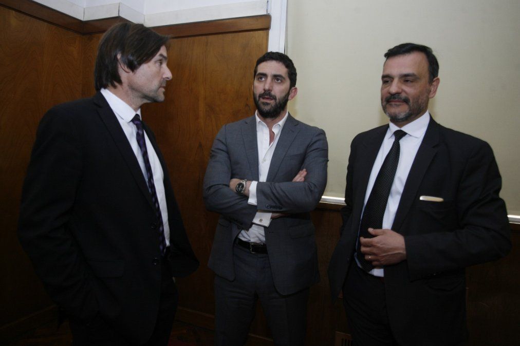El fiscal y los abogados querellantes Sergio Salinas y Oscar Barrera.