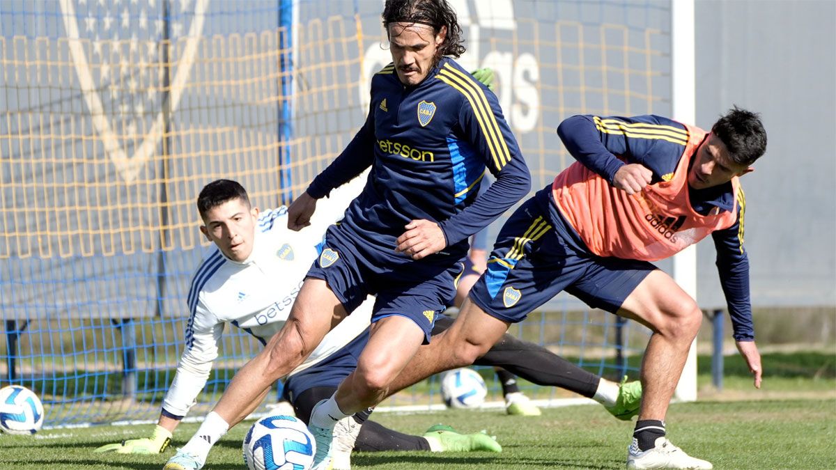 Edinson Cavani integraría el once titular de Boca ante Nacional, este miércoles, por Copa Libertadores.
