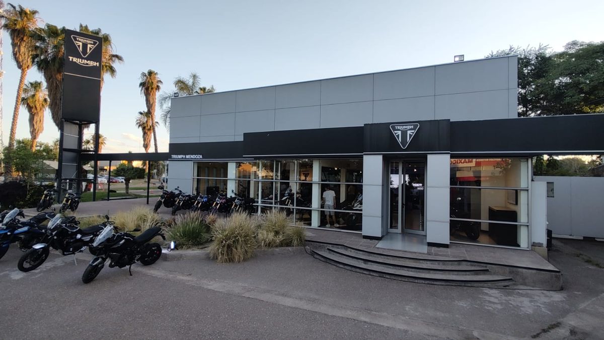 En Mendoza, el concesionario Triumph Mendoza, está ubicado en Rodríguez Peña 2643, en la localidad de Godoy Cruz. En Mendoza, el concesionario Triumph Mendoza, está ubicado en Rodríguez Peña 2643, en la localidad de Godoy Cruz.