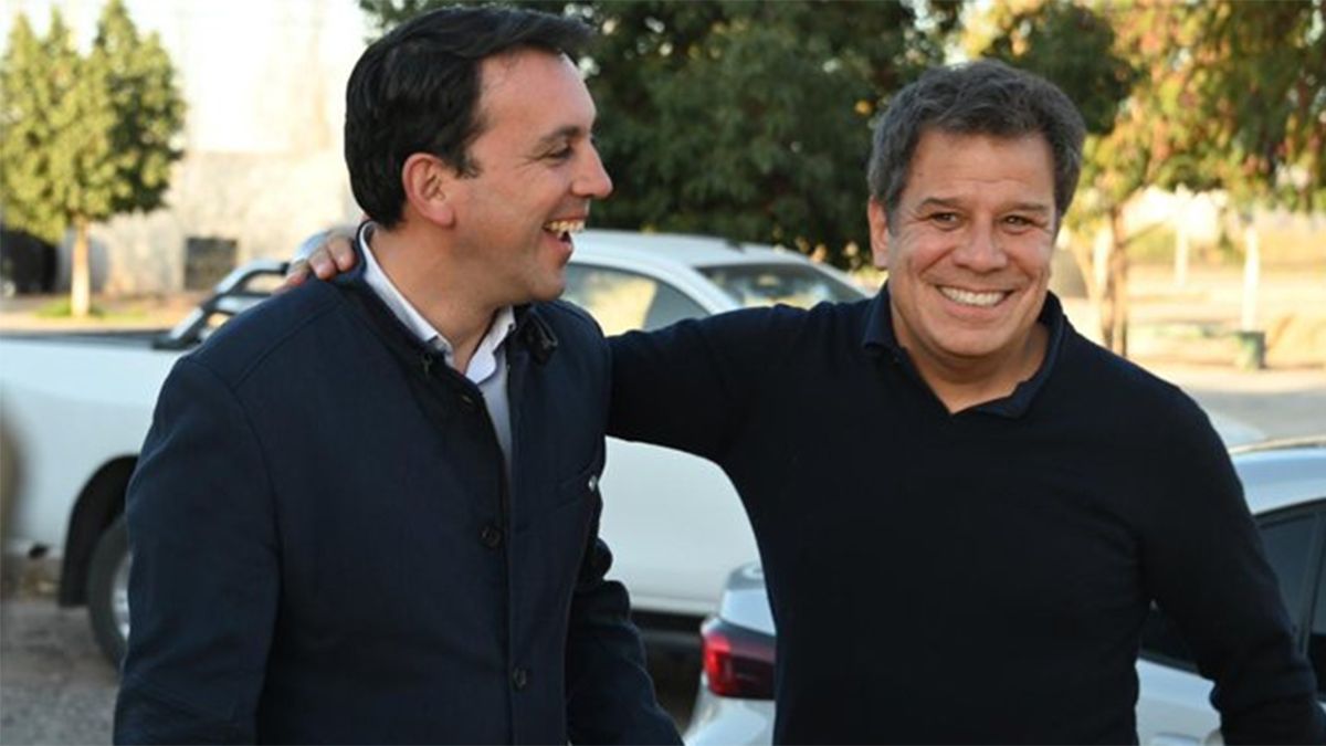El intendente de Godoy Cruz, Tadeo García Zalazar, junto a Facundo Manes.