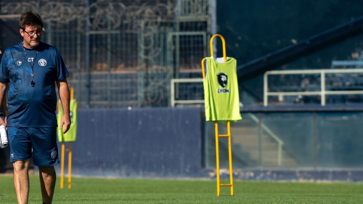 Alfredo Berti meterá cambios en Independiente Rivadavia para jugar ante Huracán en Parque Patricios.