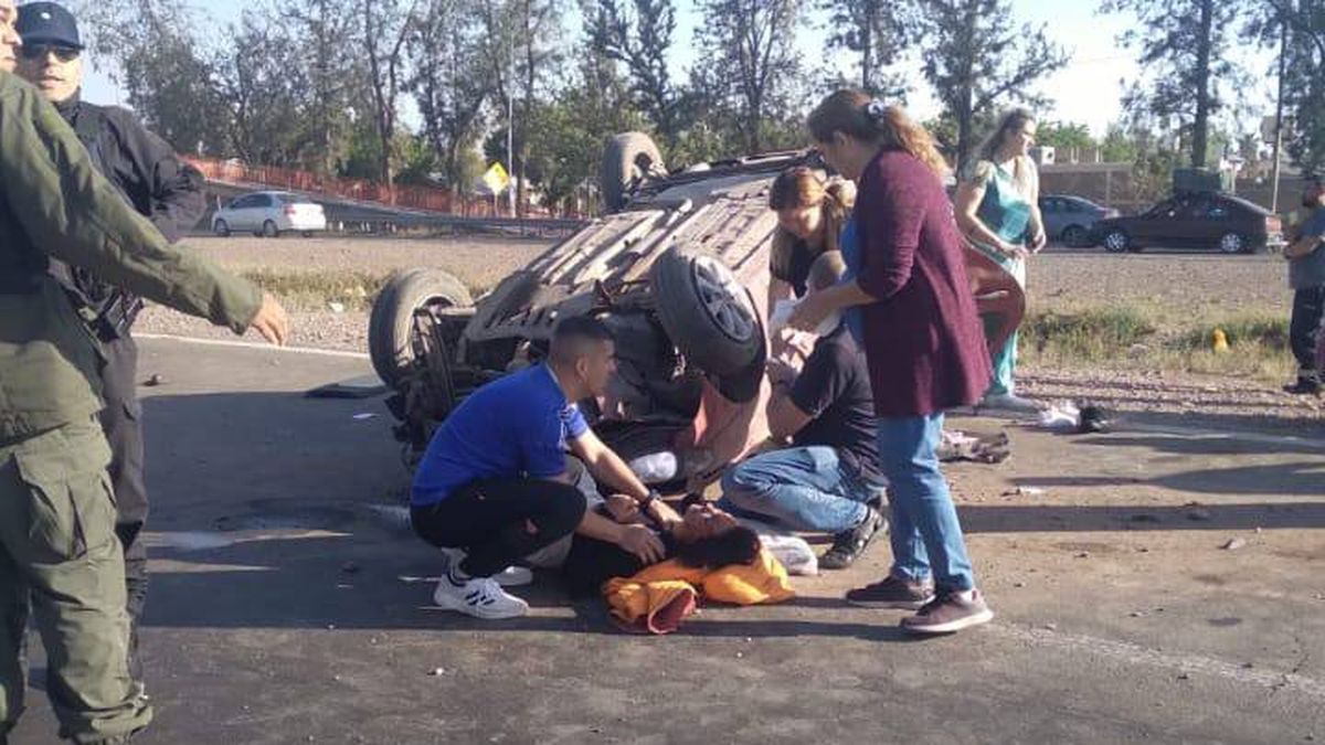 Todos los ocupantes del vehículo sufrieron heridas en el accidente en Fray Luis Beltrán.