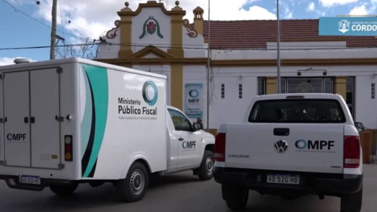 Los cuatro jóvenes detenidos acusados de violar a la adolescente quedaron alojados en la Unidad Fiscal de Dean Funes y en las próximas horas serán indagados por la fiscal de la causa