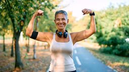 La caminata se debe complementar con otro tipo de ejercicios. La caminata se debe complementar con otro tipo de ejercicios.