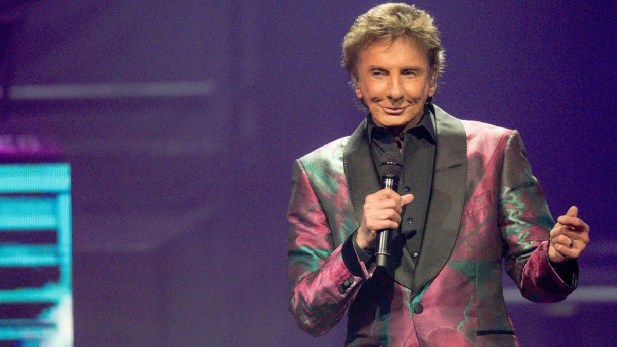 El legendario cantante Barry Manilow deberá postegar su gira por Estados Unidos al conocer que padece cáncer del pulmón.