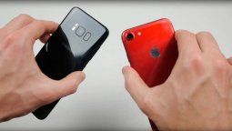 Enfrentaron al iPhone 7 con el Galaxy S8 en un test de resistencia