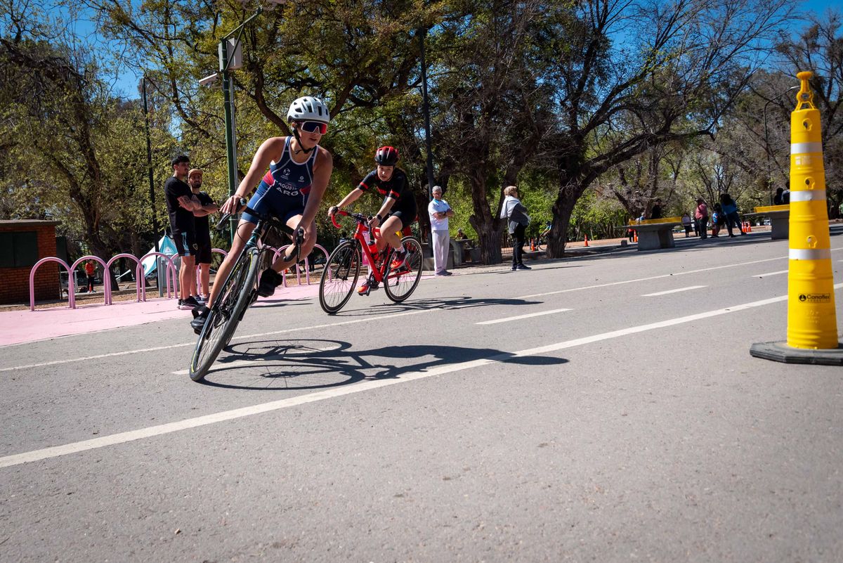 El triatlón, además del tiro, el básquet 3x3 y el rugby, sacaron a su campeones provinciales que irán a Mar del Plata a los Juegos Deportivos Juveniles Nacionales. El triatlón, además del tiro, el básquet 3x3 y el rugby, sacaron a su campeones provinciales que irán a Mar del Plata a los Juegos Deportivos Juveniles Nacionales.