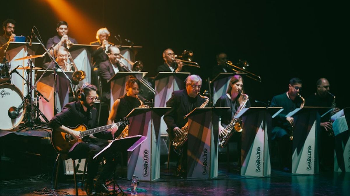 La Sparkling: una cita con el swing y el jazz en formato big band. La Sparkling: una cita con el swing y el jazz en formato big band. 