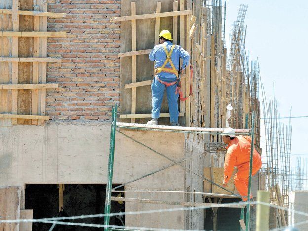 Buscan evitar que proveedores estatales suspendan insumos