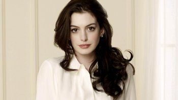 Anne Hathaway busca convertirse en Barbie