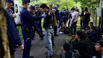 Un alcalde húngaro alardeó en Facebook de sus cazas de migrantes