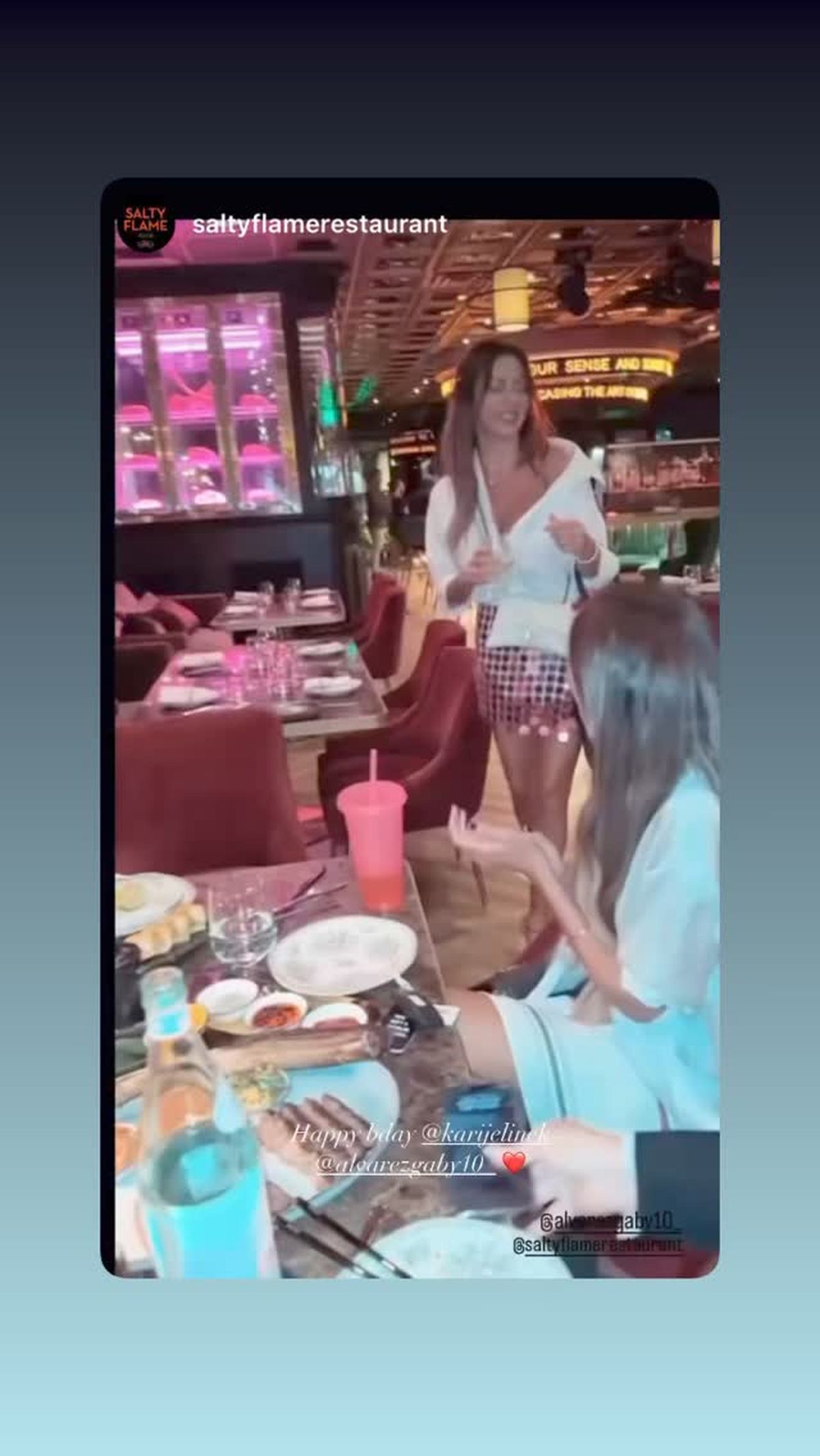Desde Miami, Karina Jelinek celebra sus 43 años y paraliza el shiny con su mini XXS. Desde Miami, Karina Jelinek celebra sus 43 años y paraliza el shiny con su mini XXS.