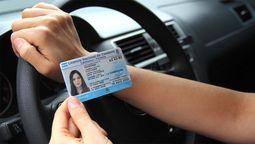 Cualquier ciudadano podrá llevar su constancia al momento de efectuar el trámite del carnet de conducir, la que será cotejada a través de la misma web para evitar falsificaciones.