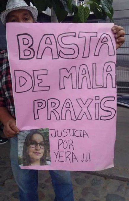 La familia de Geraldine Oro, que tenía 26 años, denuncia mala praxis porque la joven madre se realizó una ligadura de trompas luego de una cesárea en el hospital Paroissien de Maipú. visibility