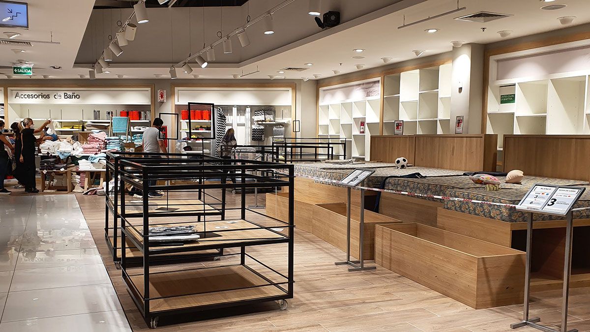 Así se ve la tienda Falabella en Mendoza luego de anunciar su retirada de la provincia