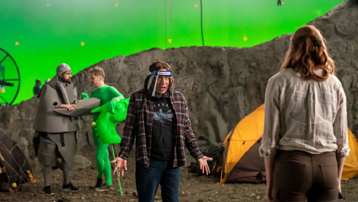 La comedia de Netflix La burbuja estrenó el 1 de abril de 2022.