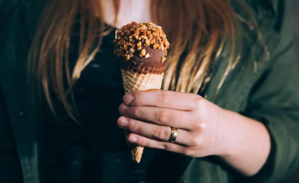 Uno de los sabores más elegidos por los fanáticos del helado son chocolate con almendras y dulce de leche Uno de los sabores más elegidos por los fanáticos del helado son chocolate con almendras y dulce de leche