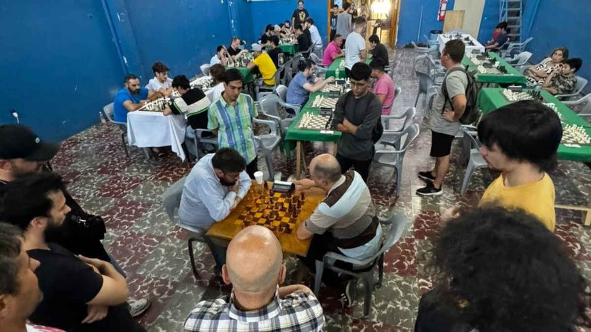 Para conmemorar el Día de la Memoria, PV organizó un torneo en el Sindicato de Artes Gráficas para recordar al otrora campeón mendocino Alfredo Ordóñez. Para conmemorar el Día de la Memoria, PV organizó un torneo en el Sindicato de Artes Gráficas para recordar al otrora campeón mendocino Alfredo Ordóñez.