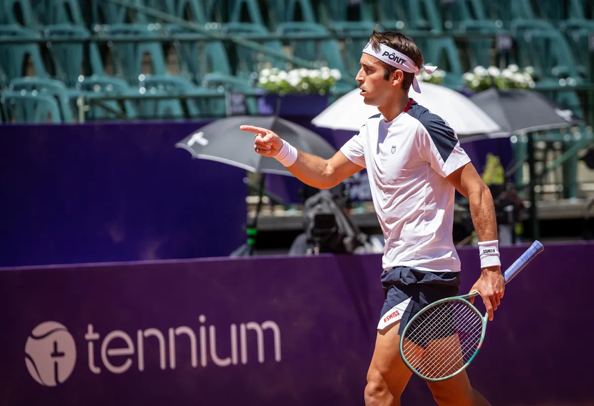 Tom&aacute;s Etcheverry pas&oacute; a cuartos de final del Argentina Open 2025.