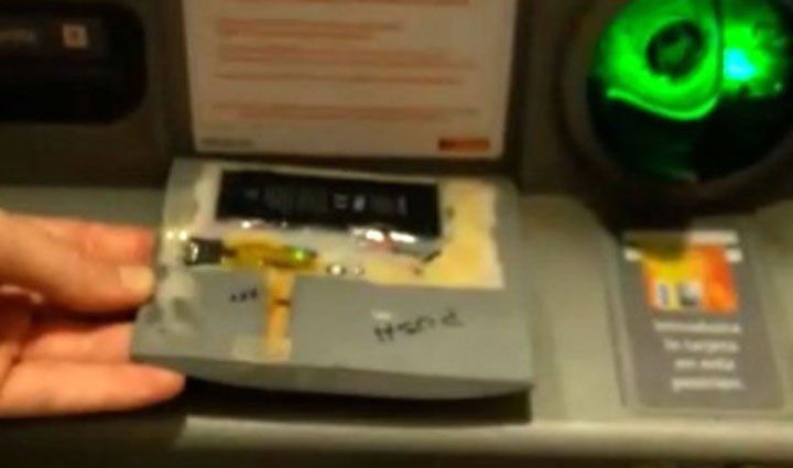 Así roban las claves de las tarjetas en los cajeros