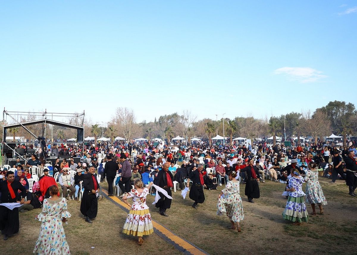 El público compartió un domingo con música en vivo y en un clima familiar.