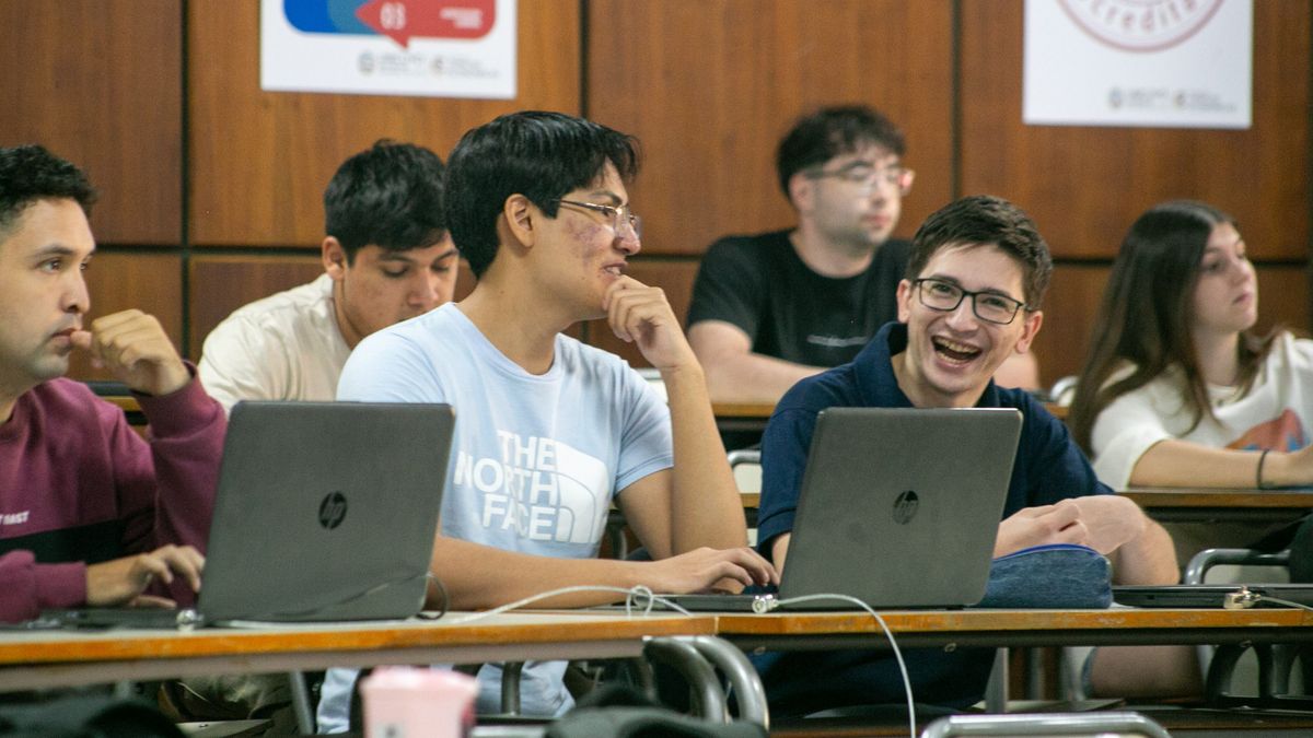 Sigue el acortamiento de carreras en la UNCuyo. Sigue el acortamiento de carreras en la UNCuyo.