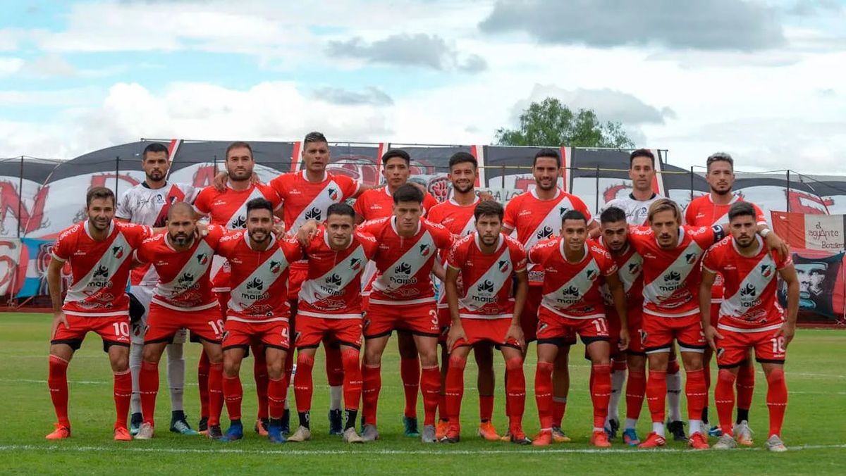 Deportivo Maipú jugará ante Riestra el partido más importante de su