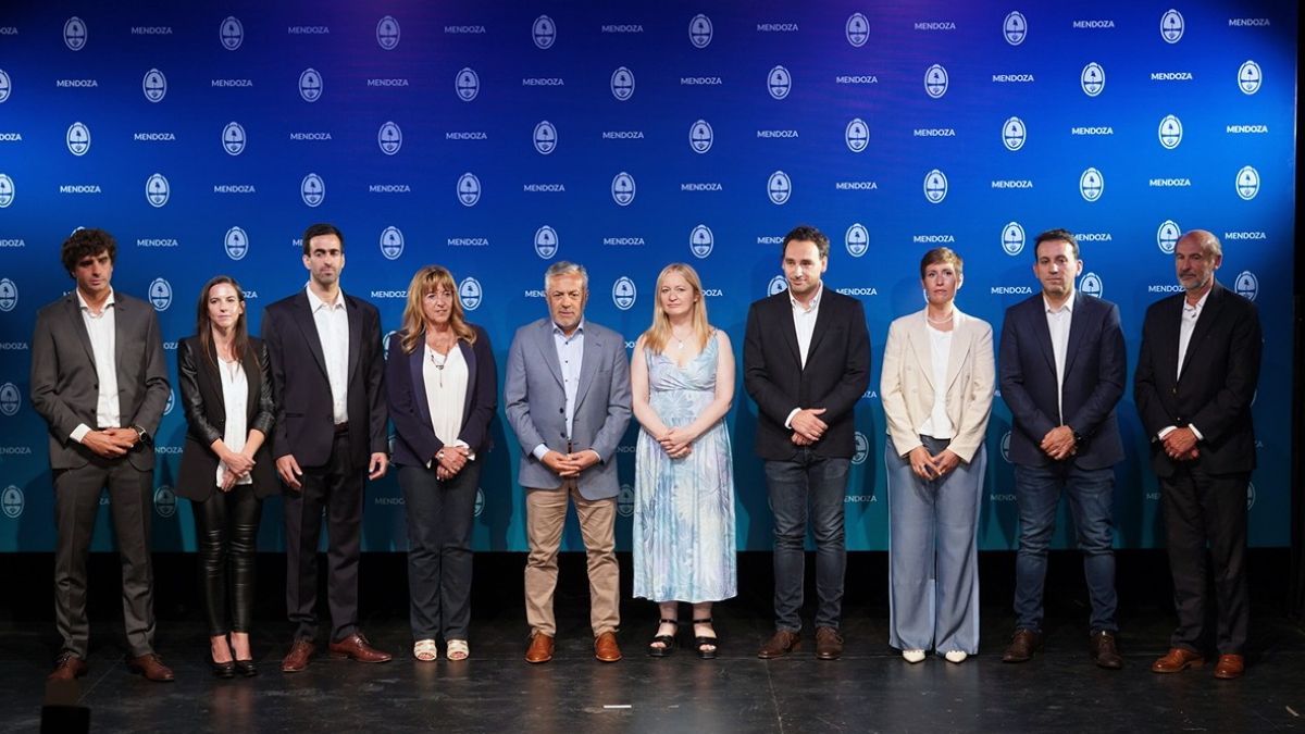 El gabinete que Alfredo Cornejo presentó este miércoles. El gabinete que Alfredo Cornejo presentó este miércoles.