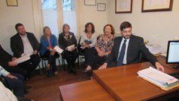 El gobierno mantuvo el aumento del 17% a los docentes y adelantó un mes el primer tramo El gobierno mantuvo el aumento del 17% a los docentes y adelantó un mes el primer tramo