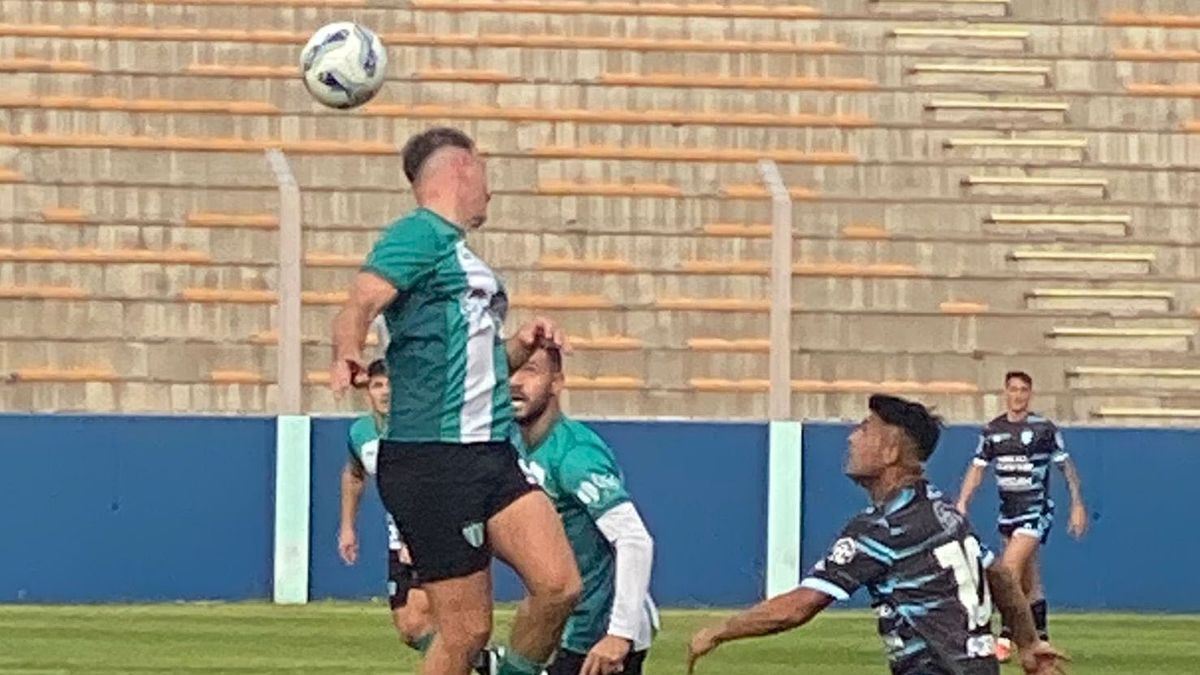 El Perro suma siete partidos sin perder y sigue en los primeros puestos. El Perro suma siete partidos sin perder y sigue en los primeros puestos.