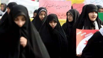 Les aplicaron una multa de 260 dólares en Irán por 