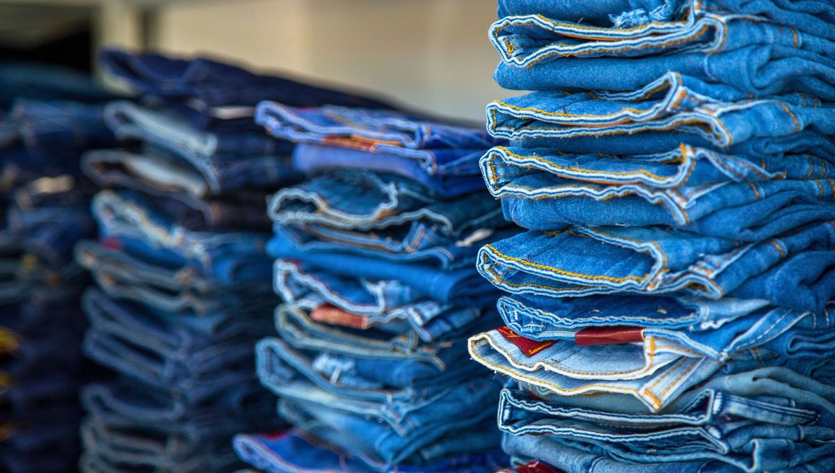 Hoy los jeans son el infaltable de todo armario, combinable con prendas más o menos elegantes. Una prenda que nunca falla. Hoy los jeans son el infaltable de todo armario, combinable con prendas más o menos elegantes. Una prenda que nunca falla. 