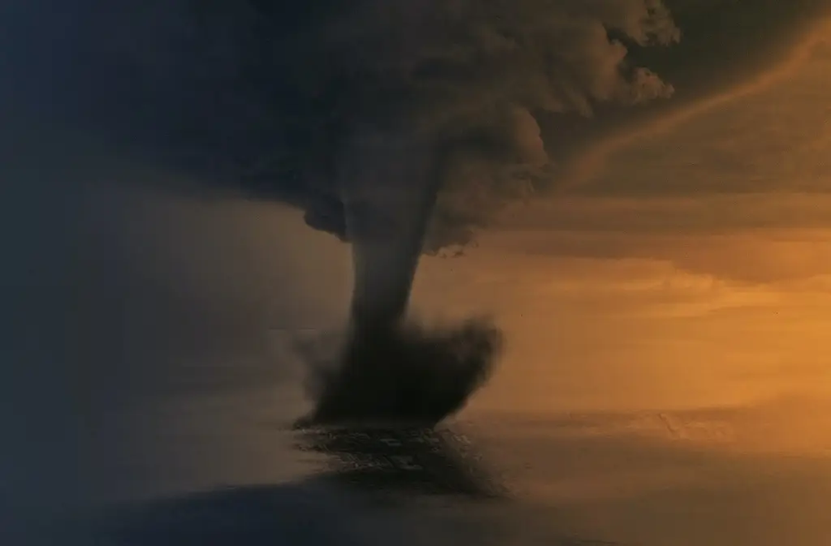 Tornado no supercelular sorprende a Neuquén: el fenómeno que se registró en la provincia