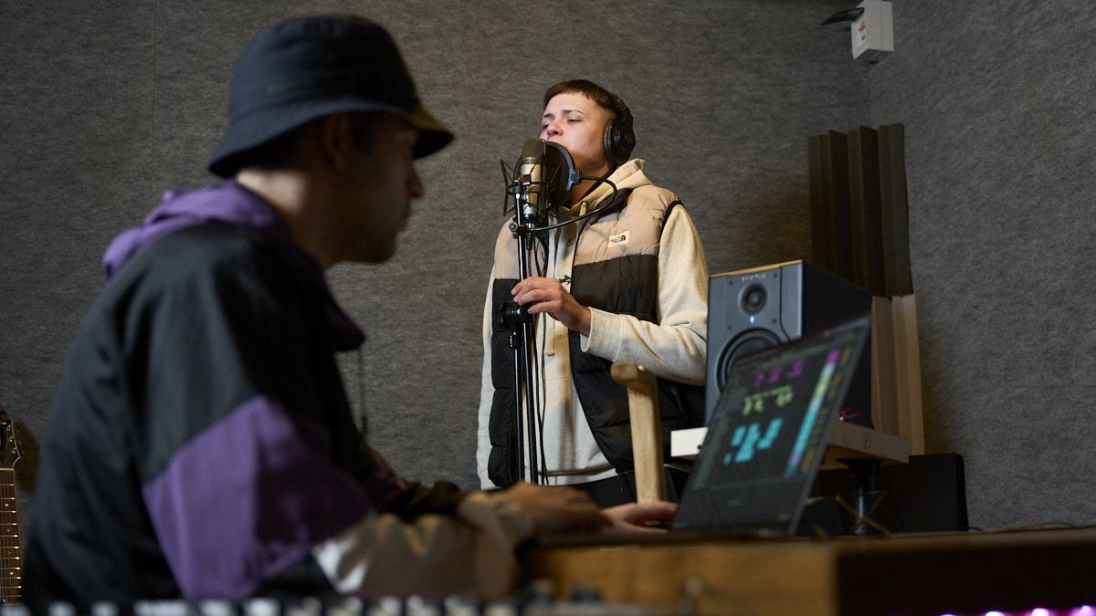 El amor de Facu por la música surgió cuando era niño y una maestra de música de Primaria le descubrió su talento. El amor de Facu por la música surgió cuando era niño y una maestra de música de Primaria le descubrió su talento.