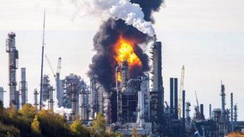 Explotó la refinería más grande de Canadá