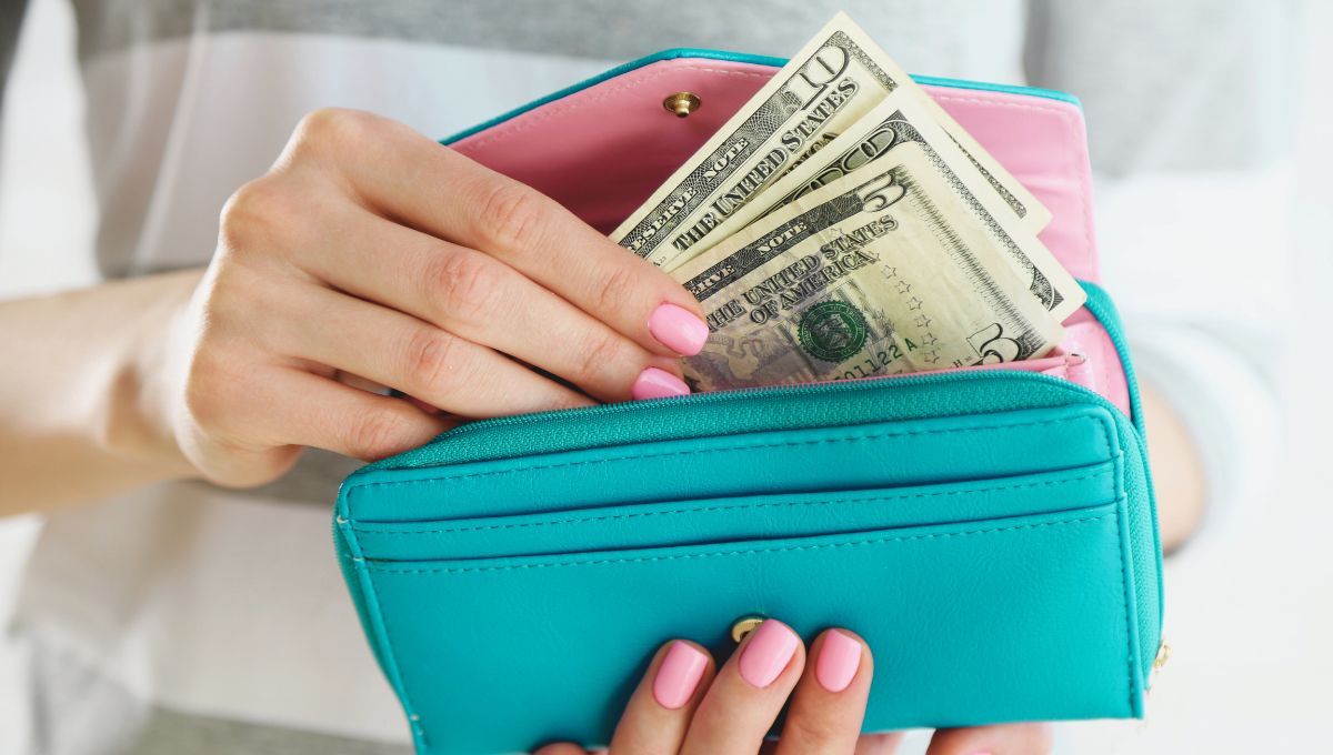 El color de cartera que debes usar para que el dinero nunca te falte