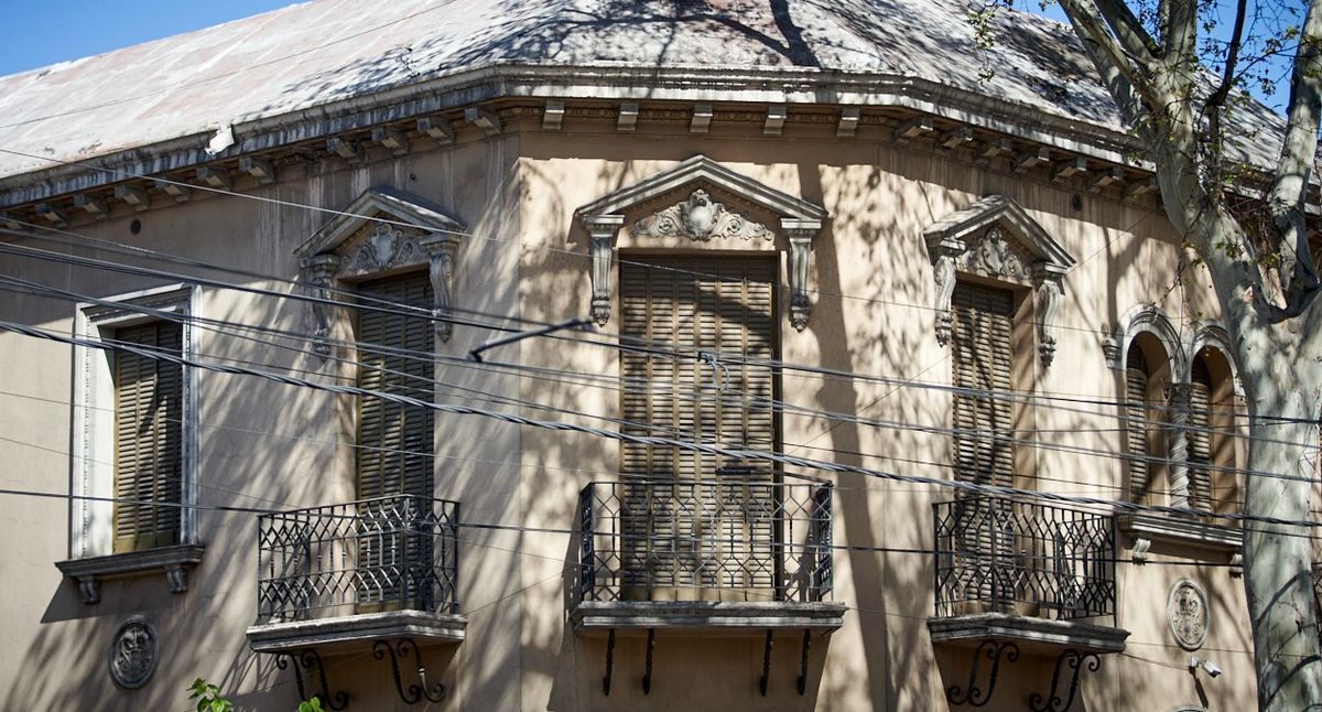 La antigua casa Gabrielli, fue sede del SUTE durante muchos años, pero actualmente se encuentra vandalizada. La antigua casa Gabrielli, fue sede del SUTE durante muchos años, pero actualmente se encuentra vandalizada.