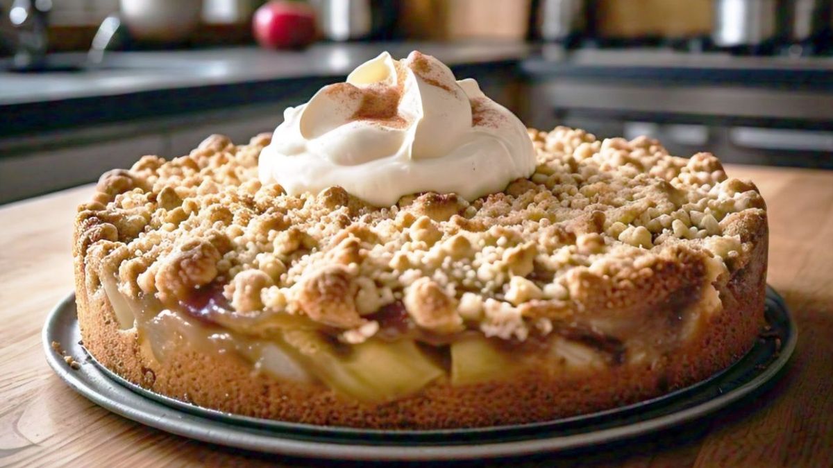 Recetas: torta alemana de manzanas con 7 ingredientes. Foto: generada con IA.