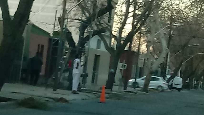 Detuvieron a dos hombres que se ofrecían para podar árboles en Ciudad