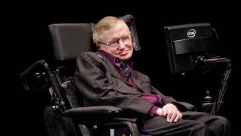 Hawking será enterrado al lado de Newton