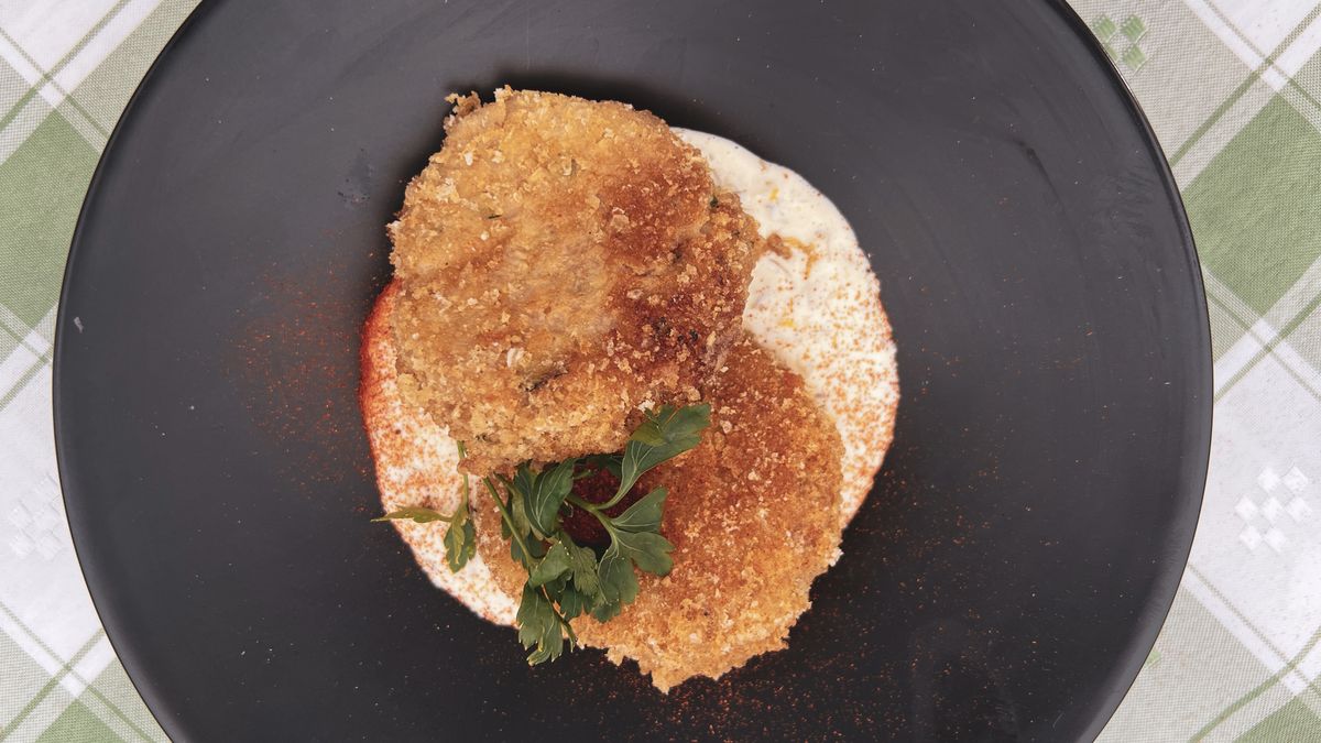 Un bocado presenta la receta de Croquetas de atún y papa con salsa tártara.