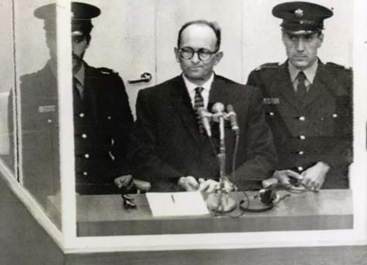 Adolf Eichmann fue uno de los nazis refugiados en Argentina durante la presidencia de Juan Domingo Perón. Adolf Eichmann fue uno de los nazis refugiados en Argentina durante la presidencia de Juan Domingo Perón.