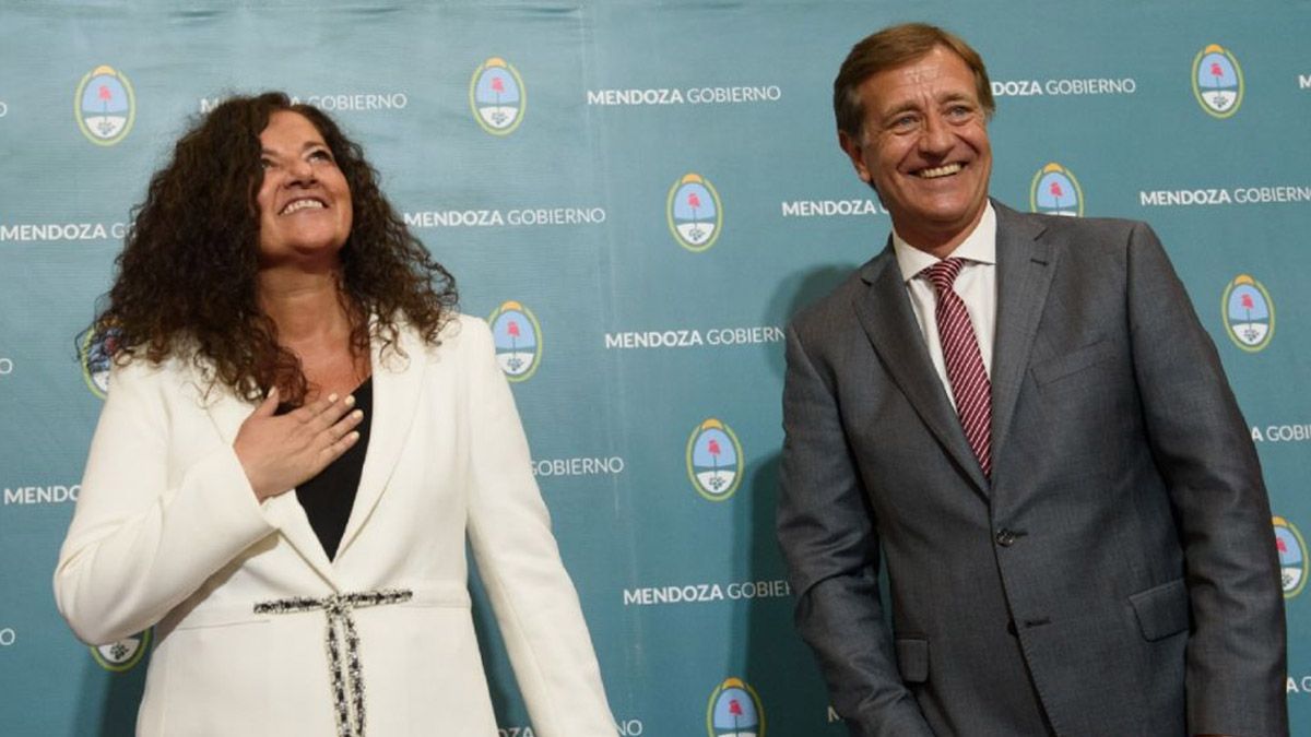 La ministra Nora Vicario junto al gobernador Rodolfo Suarez.