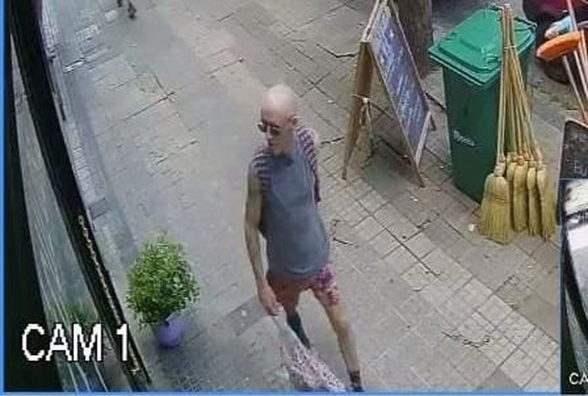 Un hombre idéntico al Indio Solari causa terror entre comerciantes de La Plata